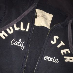 Navy blue hollister jacket. Only worn once.